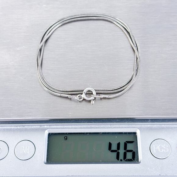 Vintage Italy Sterling Silver 925 1.1mm Snake Chain Necklace 18" - Picture 3 of 3